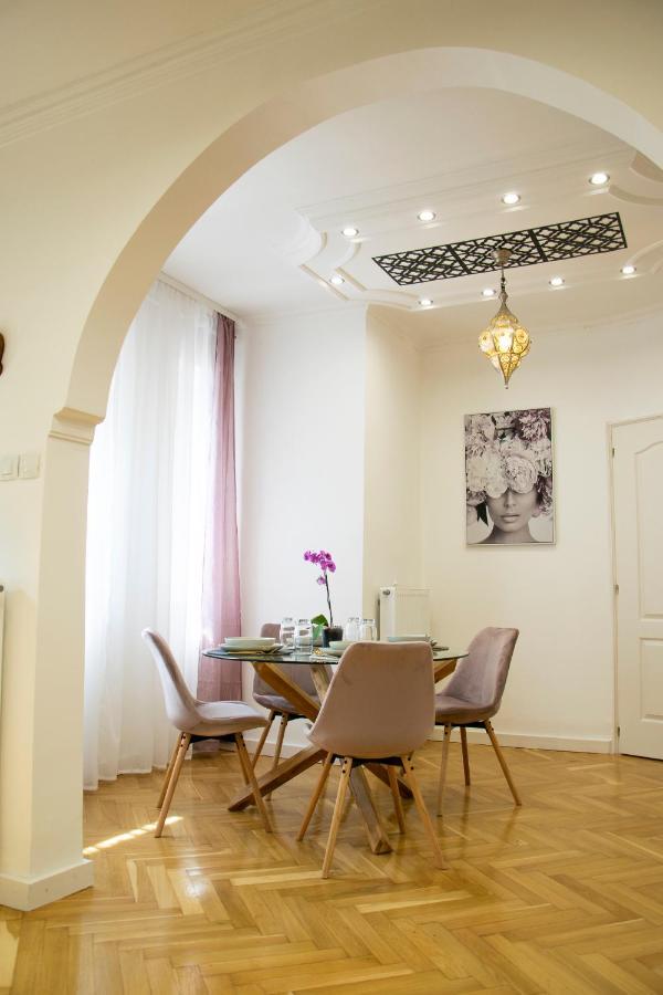 Season One Apartman Сегед Экстерьер фото