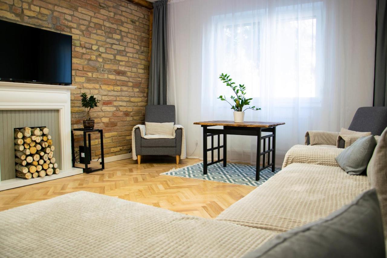 Season One Apartman Сегед Экстерьер фото