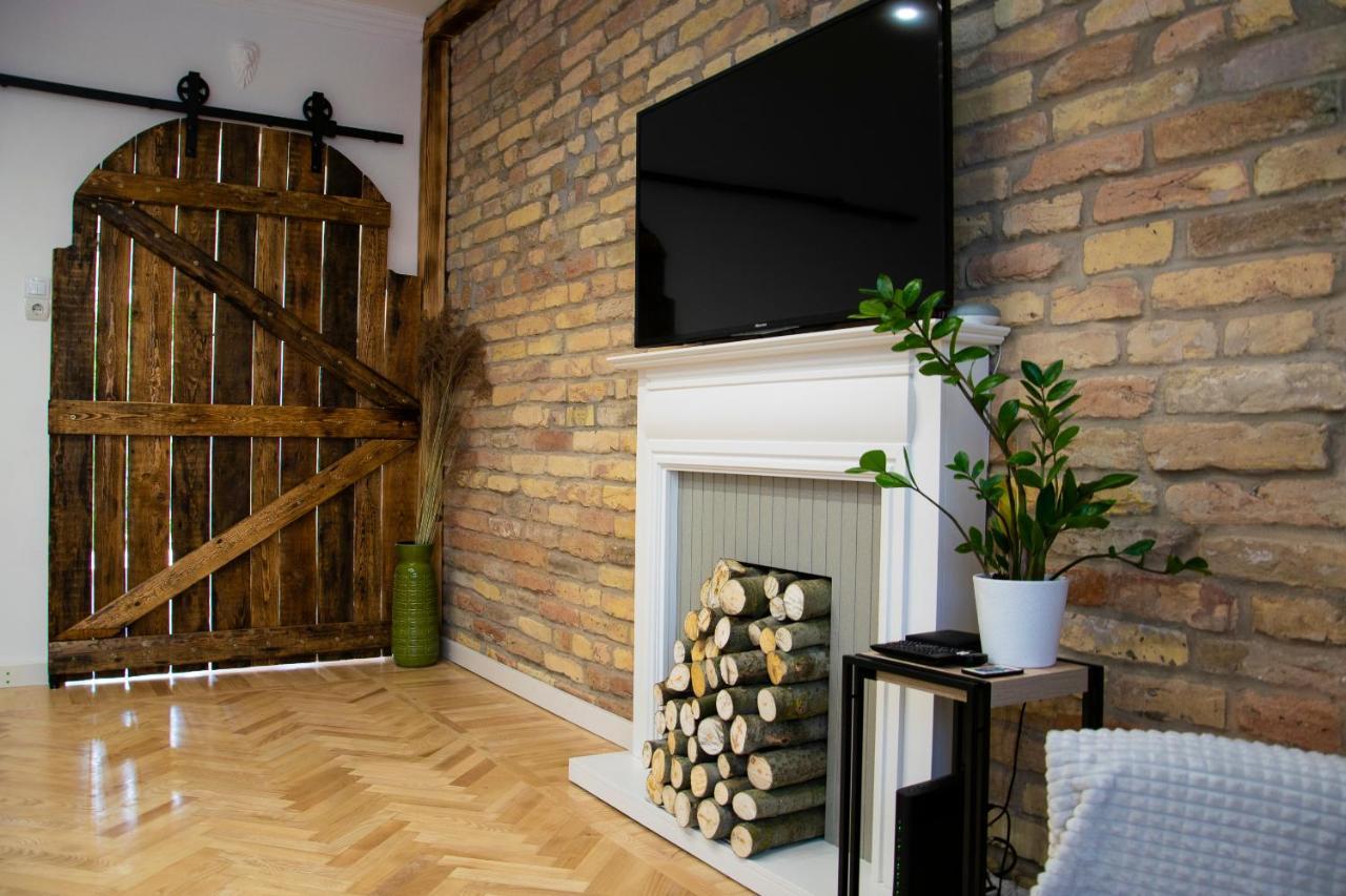 Season One Apartman Сегед Экстерьер фото