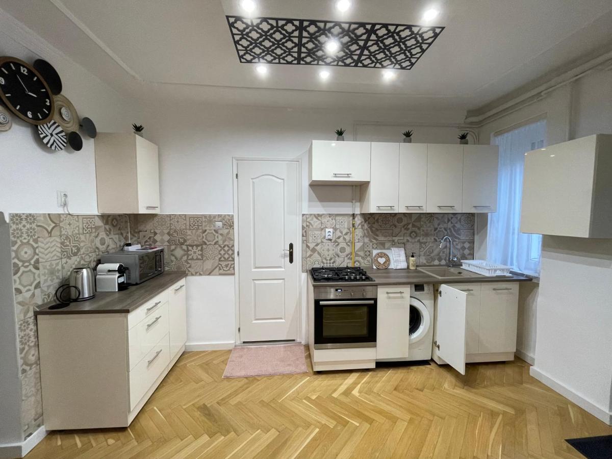 Season One Apartman Сегед Экстерьер фото